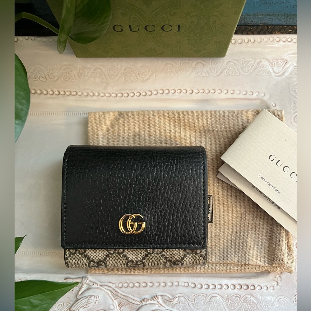 GUCCI GG Marmont Supreme Compact Wallet